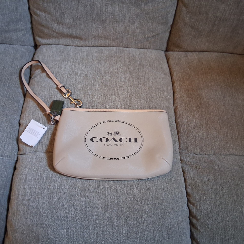Coach Cream Clutch Wristlet Versatile Leather